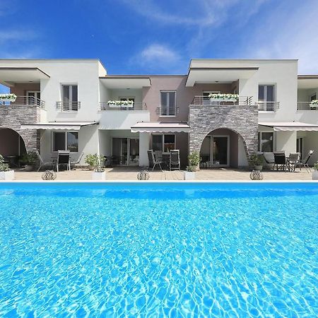 Apartments Punta Privlaka  Ngoại thất bức ảnh