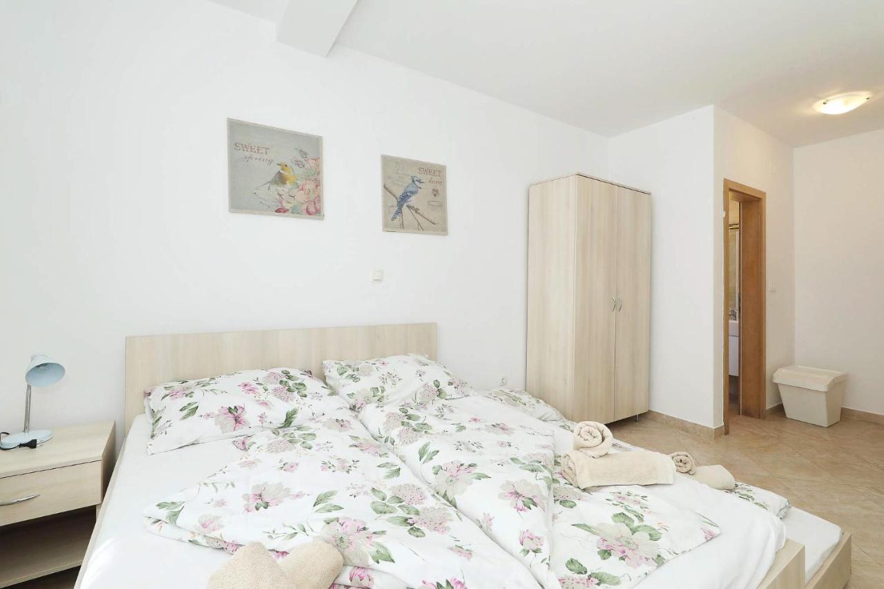 Apartments Punta Privlaka  Ngoại thất bức ảnh