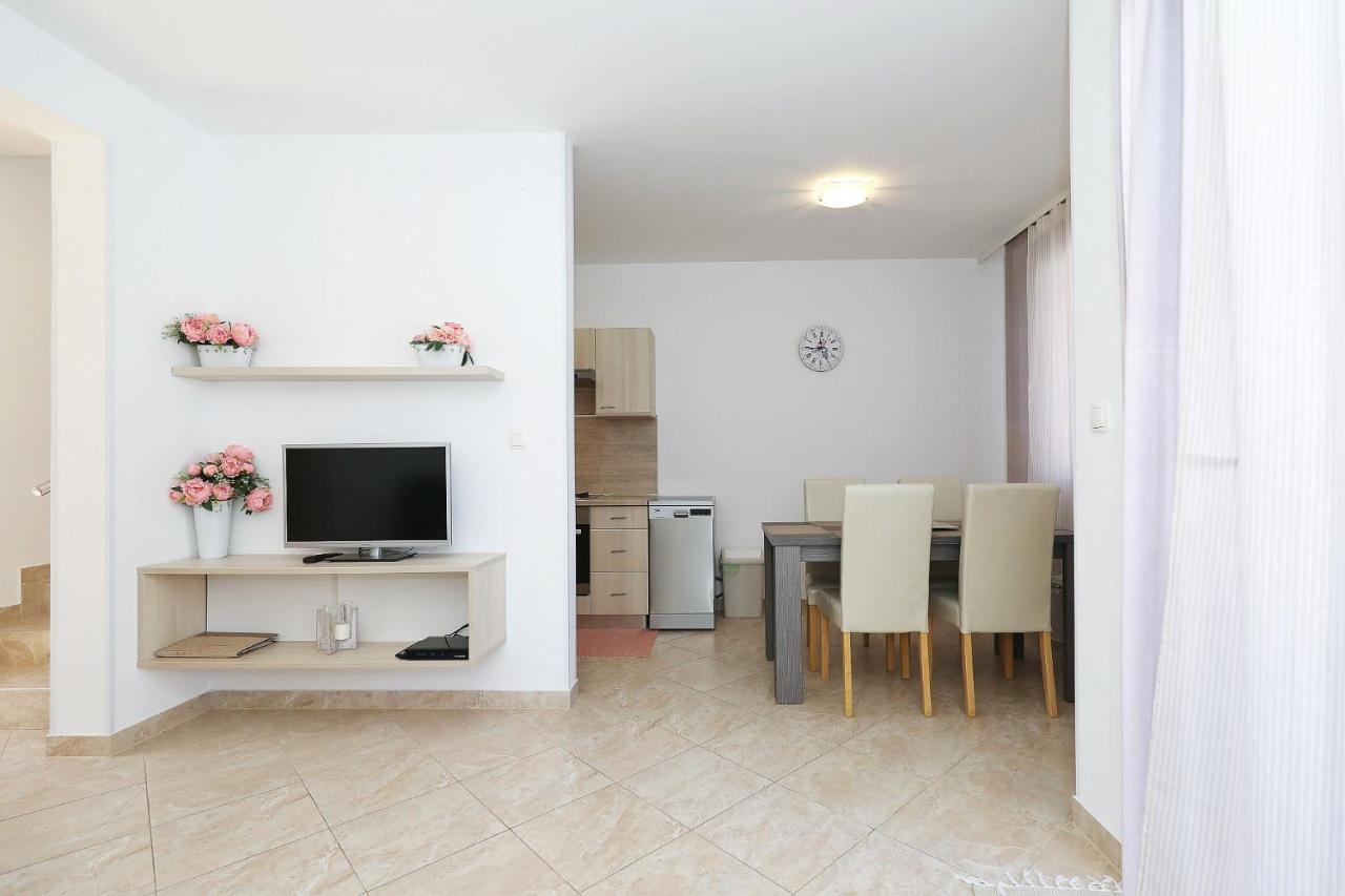 Apartments Punta Privlaka  Ngoại thất bức ảnh