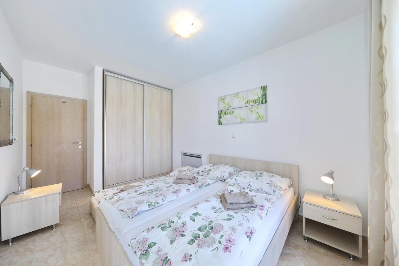 Apartments Punta Privlaka  Ngoại thất bức ảnh