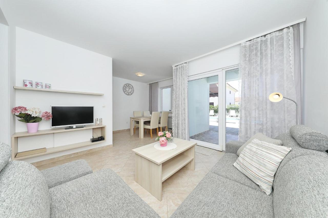 Apartments Punta Privlaka  Ngoại thất bức ảnh